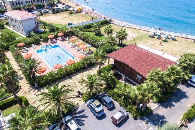 Club Residence Zona Caraibi De La Castellana Mare