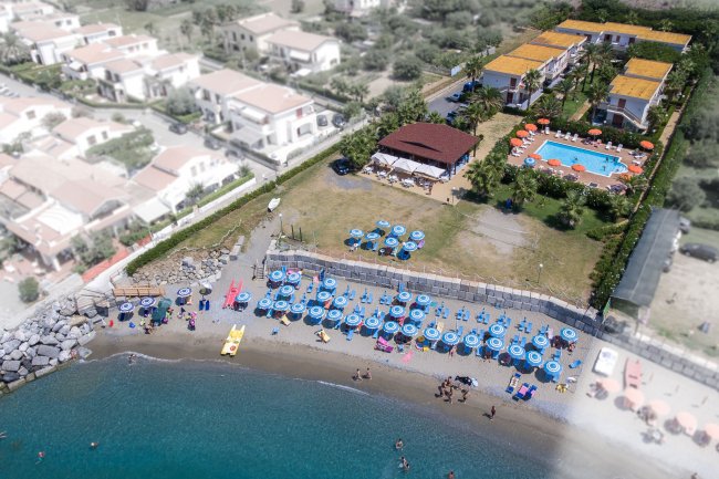 Club Residence Zona Caraibi De La Castellana Mare